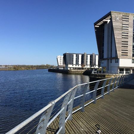 Home From Home With Fantastic Views Runcorn Eksteriør billede